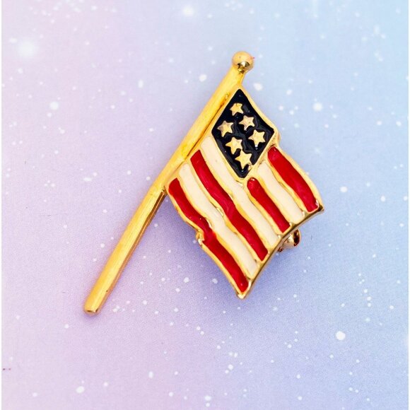 Vintage Simple American Flag Brooch | J27 - Picture 1 of 2